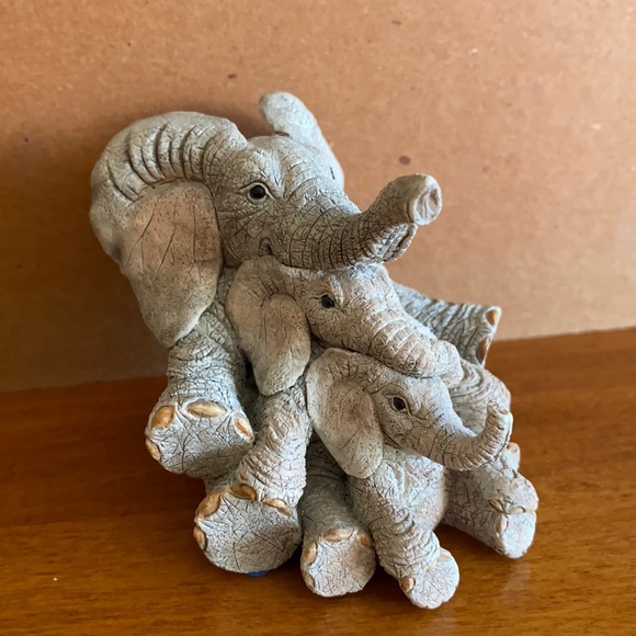Tuskers Family Tree Elephant Figurine - Picture 1 of 10